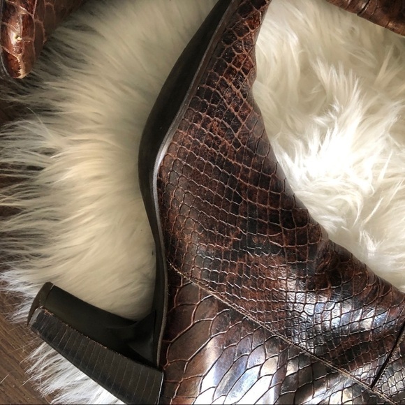 Enzo Angiolini Ranetta Snake embossed Boots - Picture 2 of 11